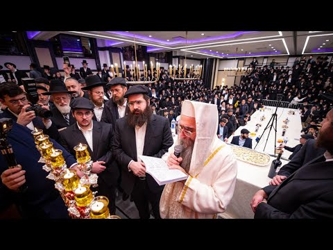 ר’ יאשיהו פינטו הדלקת נר שמיני, בורו פארק | R’ Yoshiyahu Pinto Menorah Lighting in Boro Park 2023