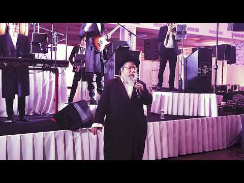 Zisha Schmeltzer Performing At The Bar Mitzvah Of Lipa’s Youngest Son