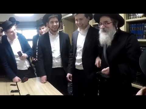 Skulen Monsey Rebbe Cutting Off Chups In Baltimore