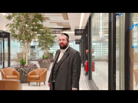 A Tour at The Marketplace Mall in Monsey, NY with Berel Karnial from Artistic Display