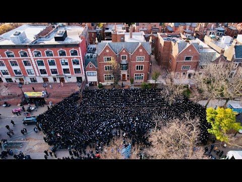 Drone’s-Eye View of Thousands of Chabad Shluchim at the 5783 Group Photo